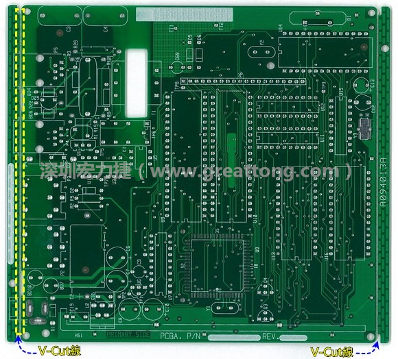 所謂【V-cut】是印刷電路板(PCB)廠商依據(jù)客戶的圖紙要求，事先在PCB的特定位置用轉(zhuǎn)盤刀具切割好的一條條分割線，其目的是為了方便后續(xù)SMT電路板組裝完成后的「分板(De-panel)」之用，因?yàn)槠淝懈詈蟮耐庑涂雌饋砭拖駛€(gè)英文的【V】字型，因此得名。